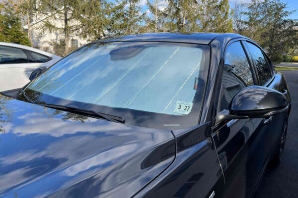 ALF001 5 Alfa Romeo Giulia Front Windshield Snap Shades 001