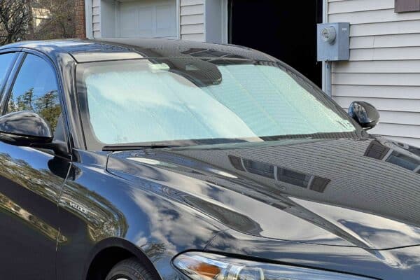 ALF001 5 Alfa Romeo Giulia Front Windshield Snap Shades 003