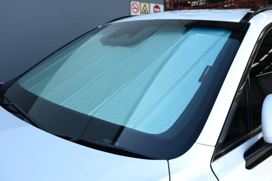 GEN001 Genesis GV70 001 (Large)