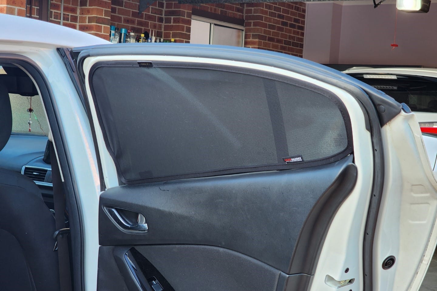 thumbnail interactive-video image 1 of Passenger Side Rear Right Door Window Glass For Mazda 3 2014-2018 – NAGD FD26064GTY – Tempered Glass, Direct Fit 1 of 2