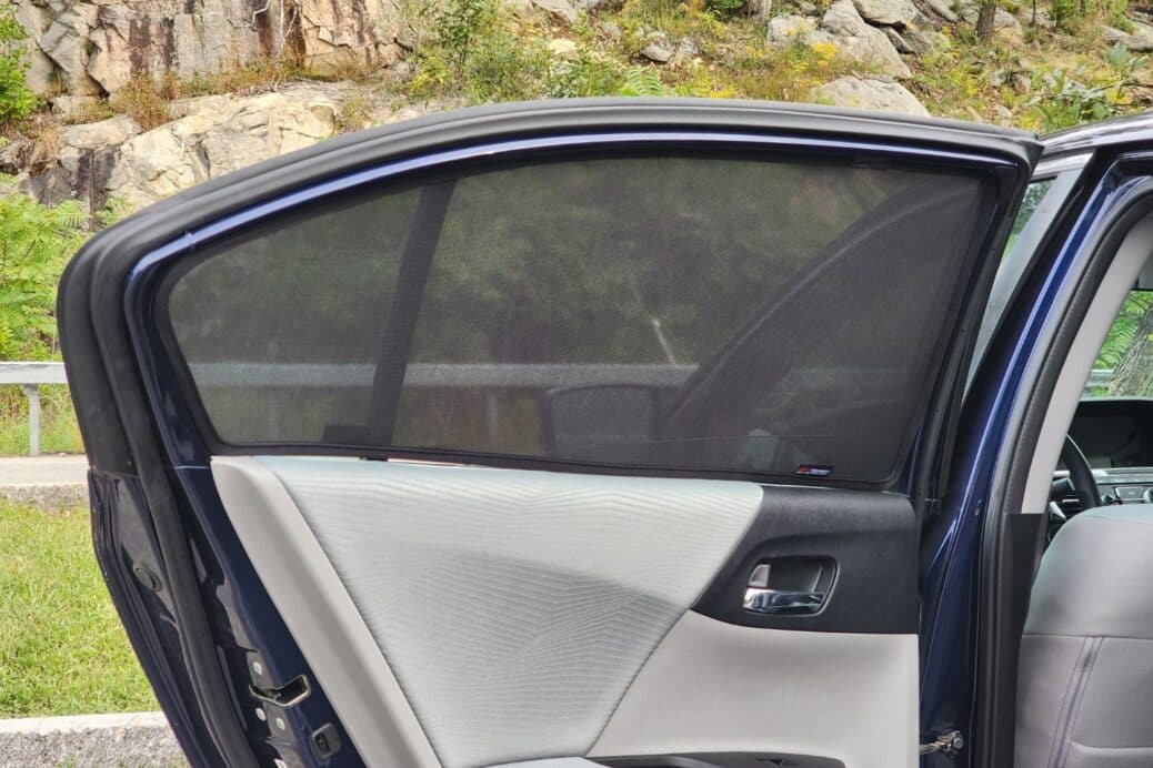 HON009 2 Honda Accord Snap Shades Rear Doors (12) (Large)