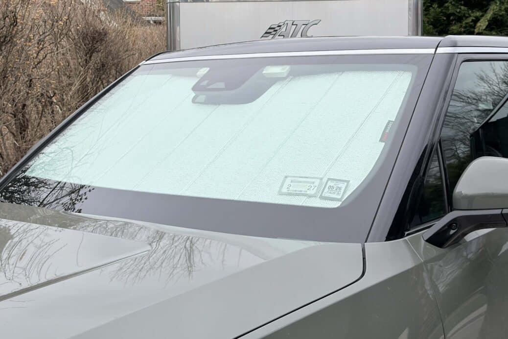 RIV002 5 Rivian R1S Front Windshield Snap Shades Camera Photos110