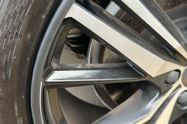 Snap Shades Rim Guard on XC60 3