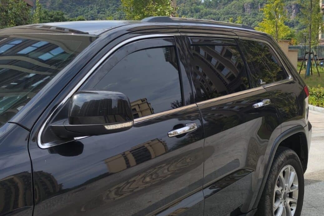 JEE004 8 Jeep Grand Cherokee 2010+ (2)